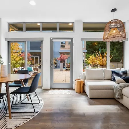 Alki Beach Escape Romantic Waterfront Getaway For 2